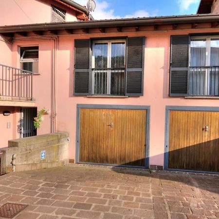 Apartamento Casa Vacanza Angolo Della Corte Como Exterior foto