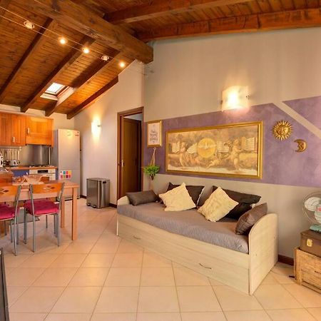 Apartamento Casa Vacanza Angolo Della Corte Como Exterior foto