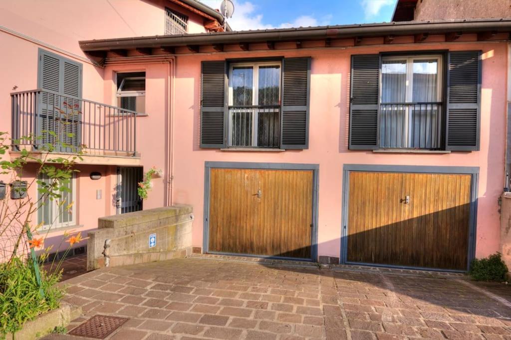 Apartamento Casa Vacanza Angolo Della Corte Como Exterior foto