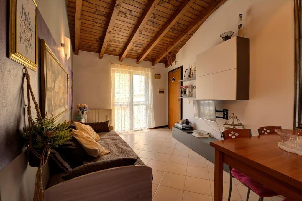 Apartamento Casa Vacanza Angolo Della Corte Como Exterior foto