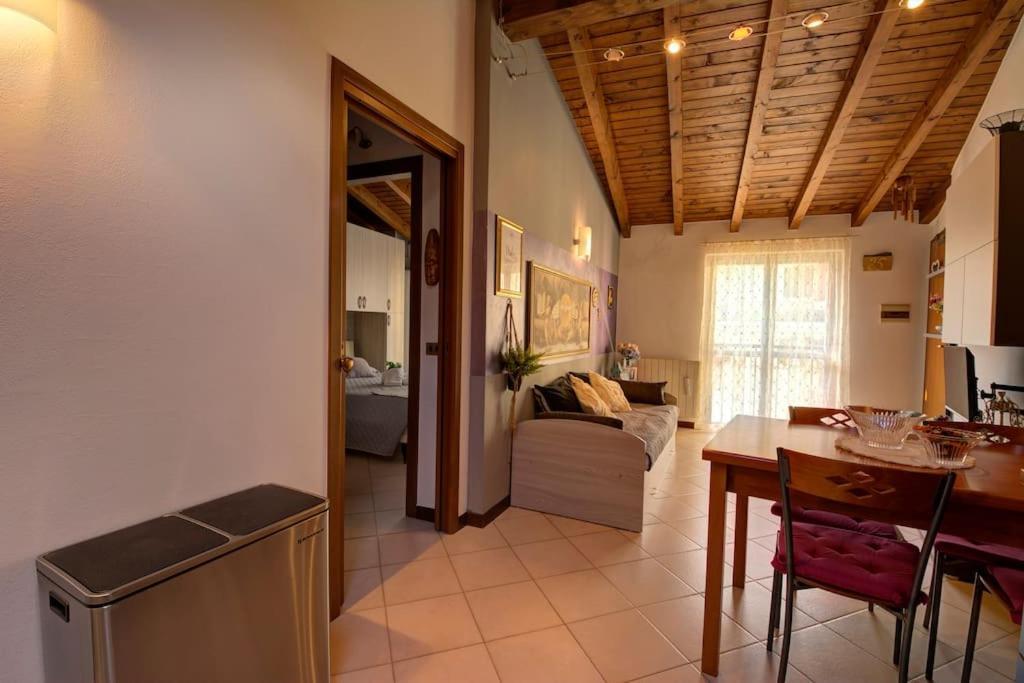 Apartamento Casa Vacanza Angolo Della Corte Como Exterior foto